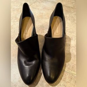 Antonio Melani Black Leather Heel Booties